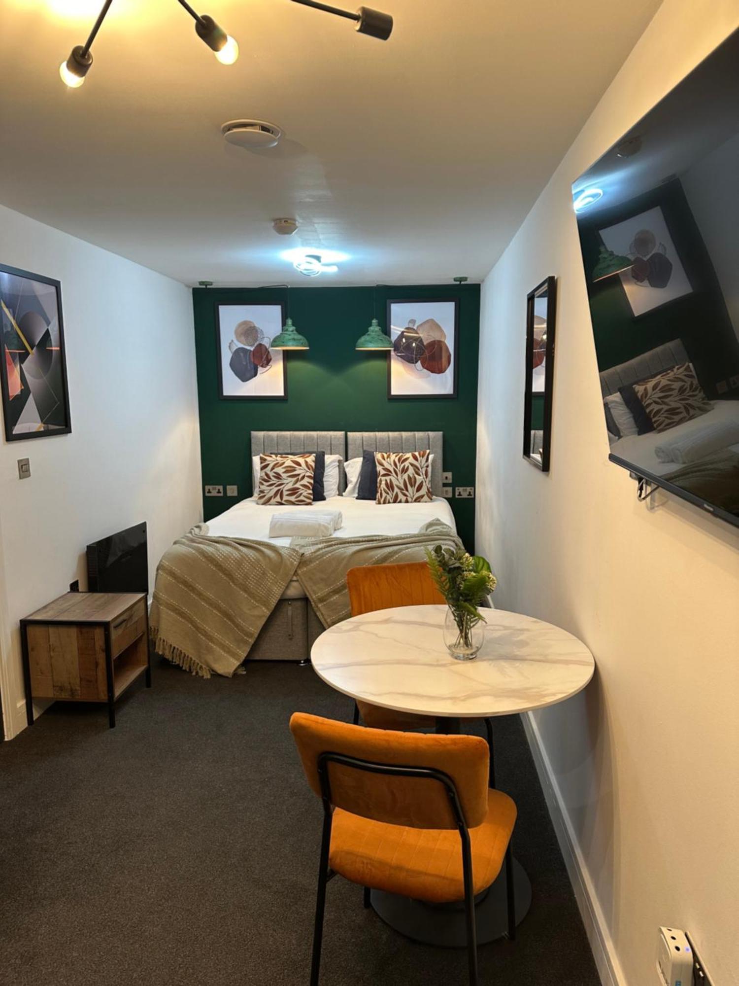 Newark House Premium Apartments With Sofa Beds - Wifi - Free Parking - Perfect For Contractors! 彼得伯勒 外观 照片